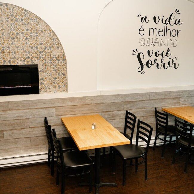 Tiagos Grillade portugaise - Restaurants pr&egrave;s de: H9A1A1