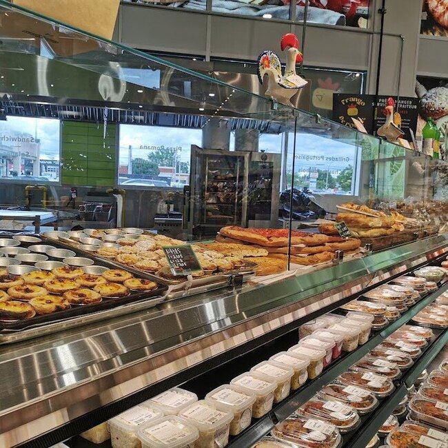 Frango de l'Ouest Grillades Portugaises - Restaurants Commande en ligne Pierrefonds-Roxboro