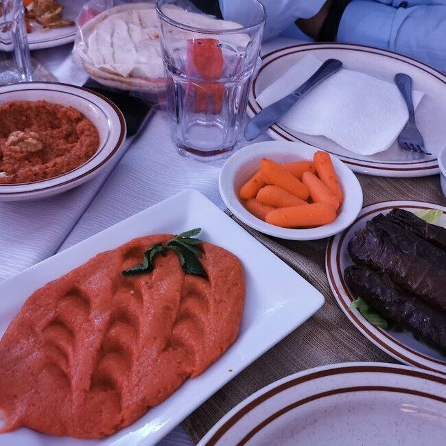 Restaurant Almayass - Restaurants pr&egrave;s de: H7S2C9