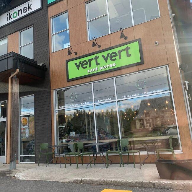 Vert Vert Caf&eacute; Bistro Restaurant