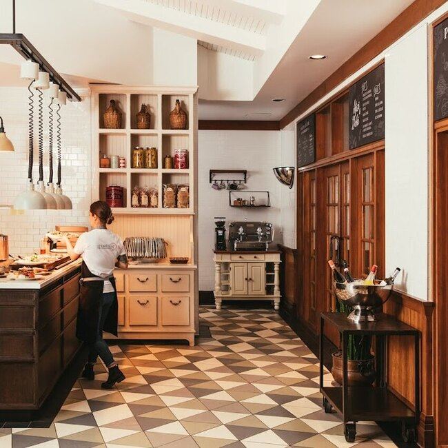 Le Comptoir Cuisine Du March&eacute; -  Restaurants Near: J8E1E1