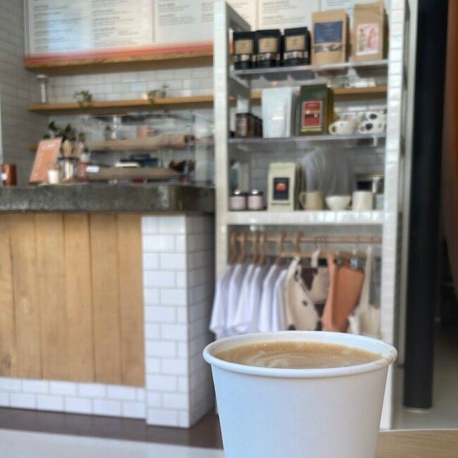 Le Nomad : Caf&eacute; Tranquille - Mile-End Open Monday Restaurants