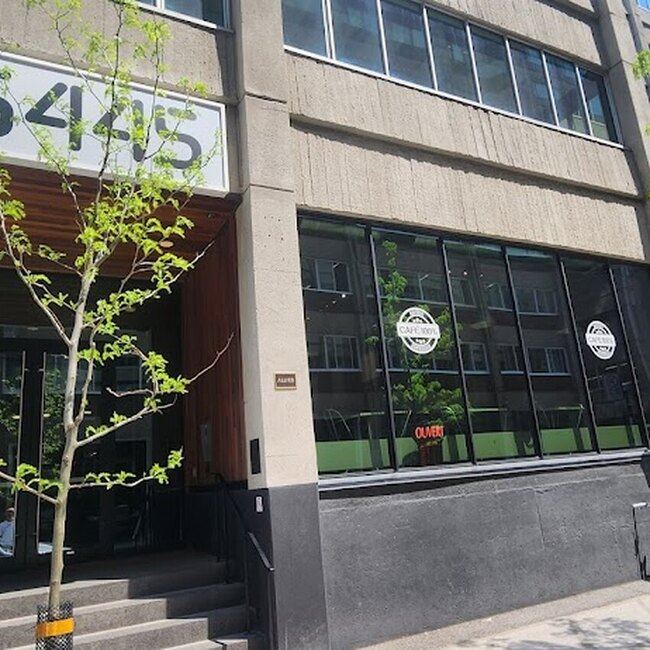 Caf&eacute; 100% - Outremont Restaurants