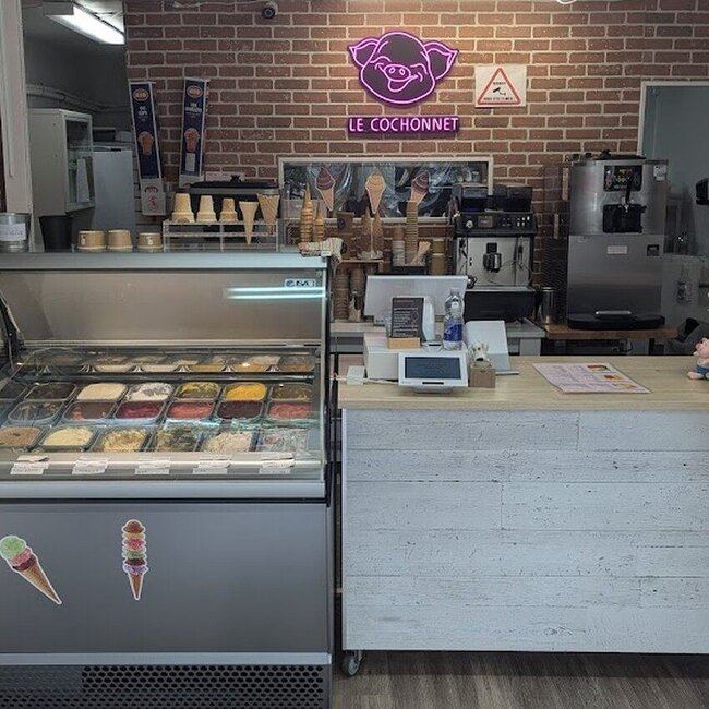 Le Cochonnet Mini-Beignets et Cr&egrave;me Glac&eacute; - The Village/Centre-Sud Open Sunday Restaurants