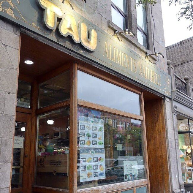 Les March&eacute;s Tau - Le Plateau-Mont-Royal Salads