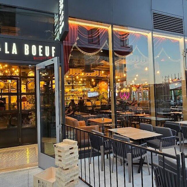 La Belle & La Boeuf - Burger Bar - Laval-des-Rapides Poutine