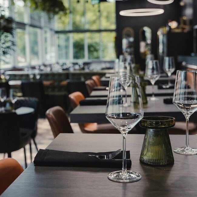 Sevenz Inclusive Lounge - Restaurants pr&egrave;s de: J4H1M9