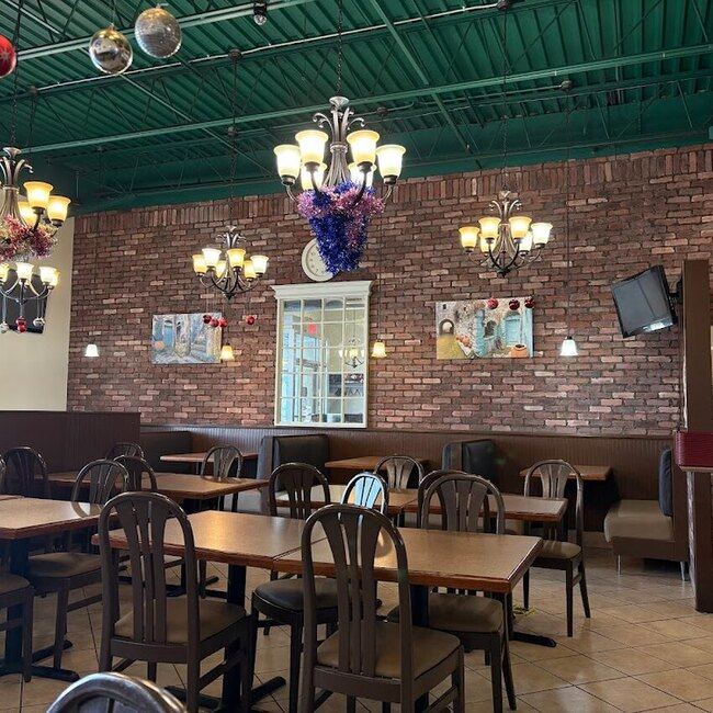 Basha -  Restaurants Near: H7L1M2