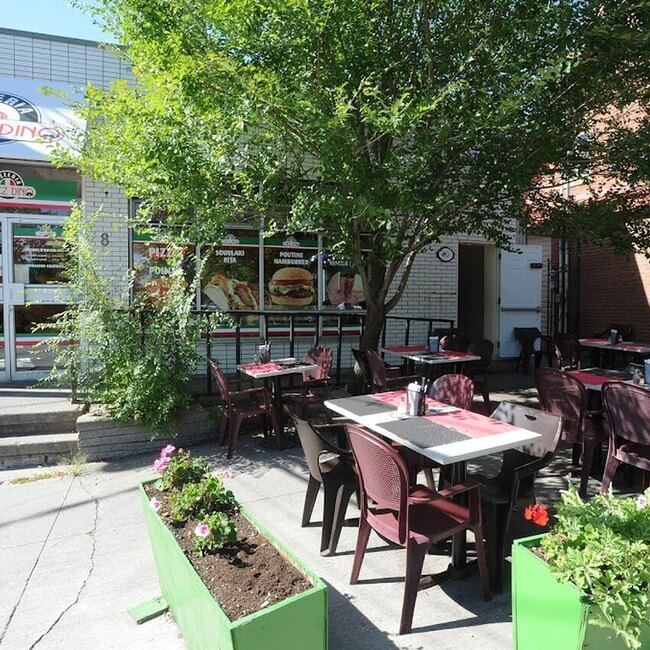 Pizzeria Chez Dino - Restaurants pr&egrave;s de: J3G0C3