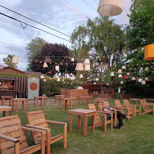 Terrasse Caf&eacute; - Restaurants pr&egrave;s de: J7W5K9