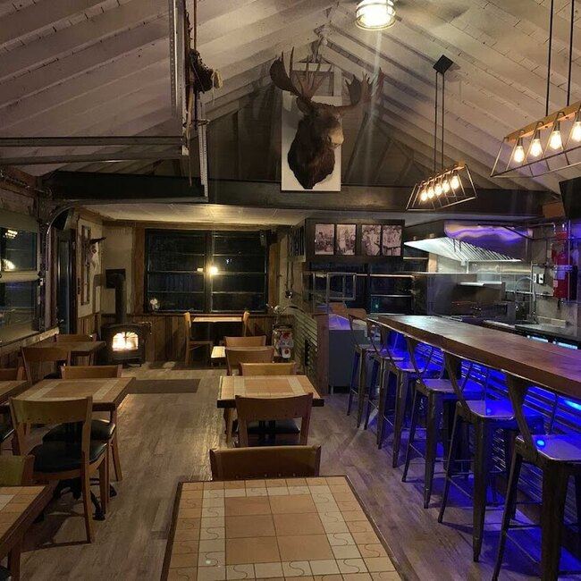 Le Burton - Restaurants Microbrasserie / Broue-Pub Saint-C&eacute;saire