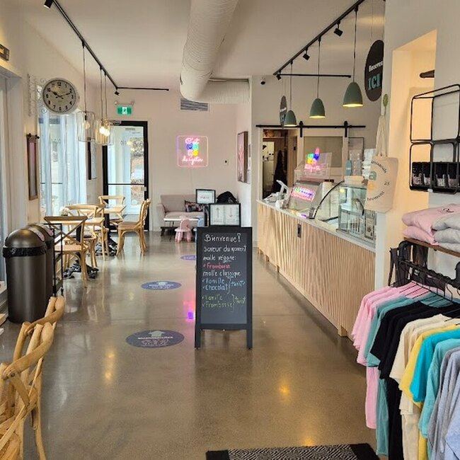 Cr&egrave;merie Oak&eacute; -  Restaurants Near: J2L1E2