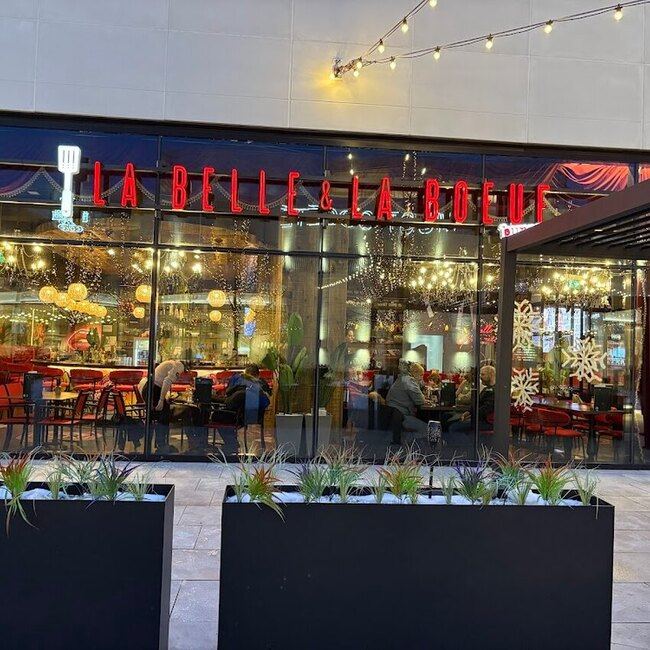 La Belle & La Boeuf - Burger Bar - Restaurants Royalmount