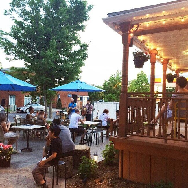 Cr&egrave;merie et caf&eacute; Monsieur Hibou Restaurant