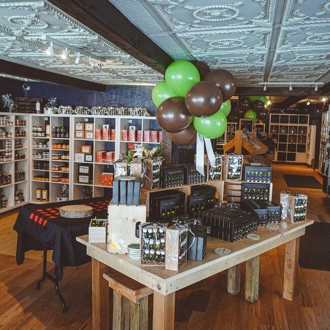 Sous les oliviers St-Sauveur - Restaurants Saint-Sauveur