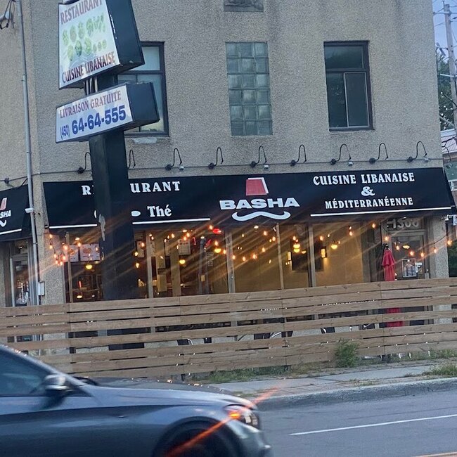 Basha - Restaurants pr&egrave;s de: J4G2V1