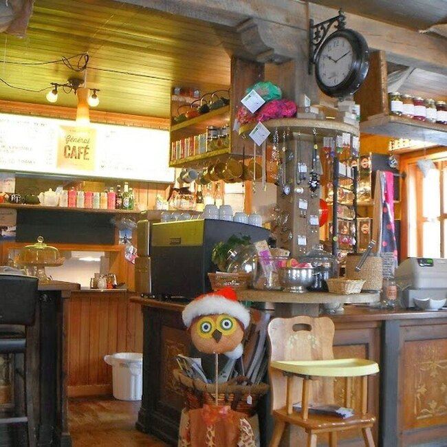 Le G&eacute;n&eacute;ral Caf&eacute; - Val-David Takeout Available Open Monday Restaurants