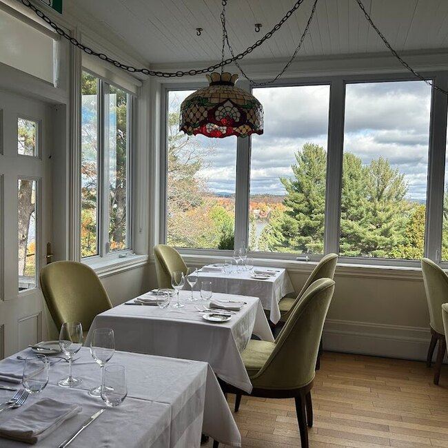 Restaurant at Stonehaven - Restaurants pr&egrave;s de: J8C1K2