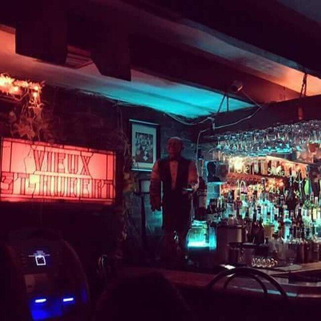 Au Vieux St-Hubert - Montreal Reception Services / Private Events Open Late Restaurants