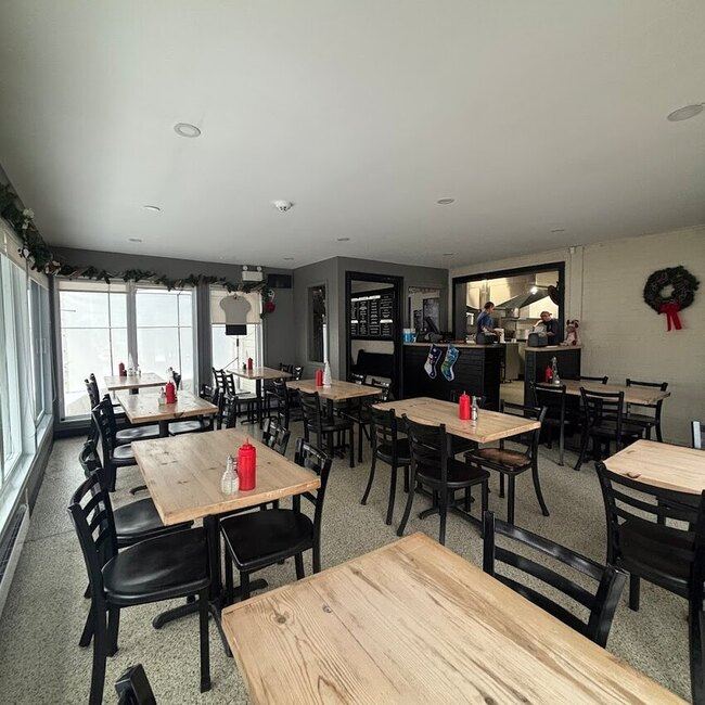 Auger Grand-Mere - Restaurants pr&egrave;s de: G9T2G9