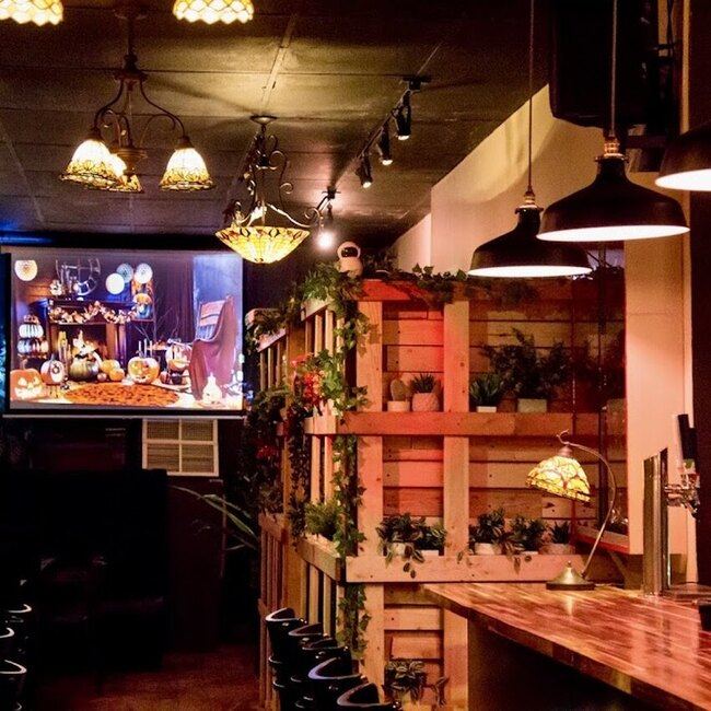 URBANISTA BAR - Restaurants Pub Le Plateau-Mont-Royal