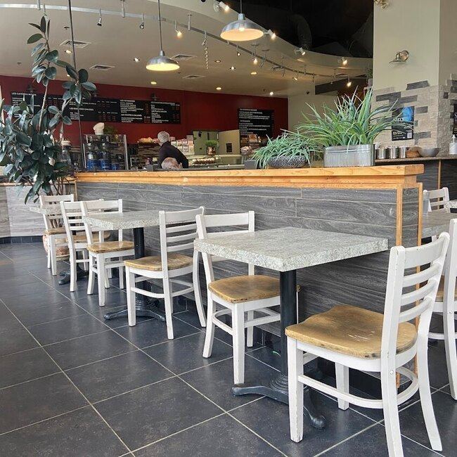 Caf&eacute; Bistro - Le Plateau-Mont-Royal Open Lunch Restaurants