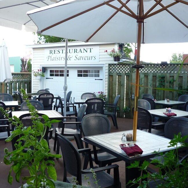 Restaurant Plaisirs et Saveurs Caf&eacute; Bistro Restaurant