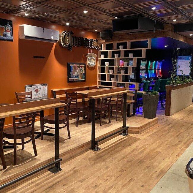 Taverne Les Torch&eacute;s - Rosemont-La Petite-Patrie Poutine