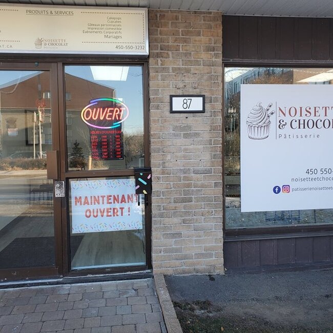 P&acirc;tisserie Noisette & Chocolat - Restaurants pr&egrave;s de: J3Y1A7