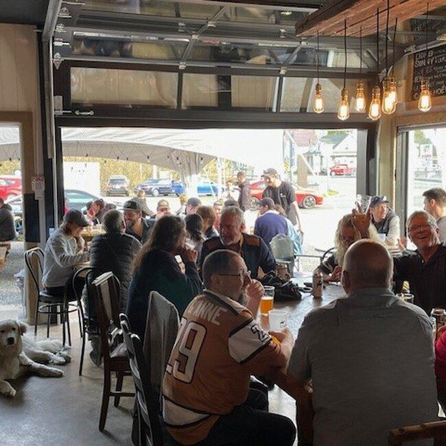 Brasserie D&eacute;pareill&eacute;e - Bars Cantons-de-l'Est / Estrie