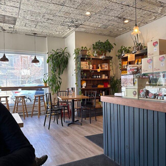 Caf&eacute; de la 3e - Restaurants pr&egrave;s de: H1Y1Y3