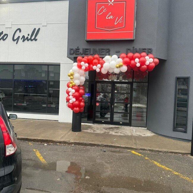 C&eacute; La Vi Resto-Grill - Restaurants pr&egrave;s de: J6A8J7