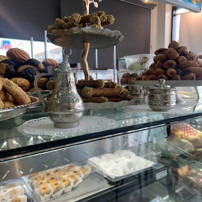 Boulangerie - p&acirc;tisserie Les 2 bl&eacute;s -  Restaurants Near: H1H4A3