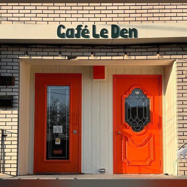 Cafe Le Den - Restaurants pr&egrave;s de: H9R5A2