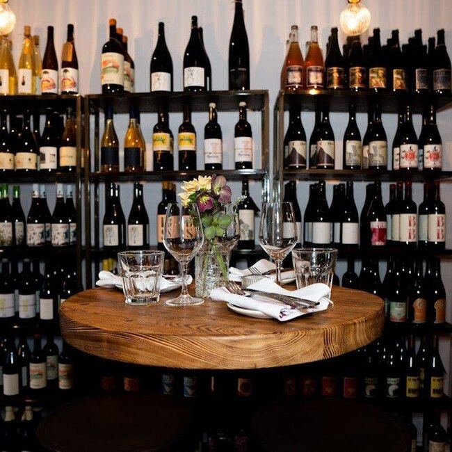 Mauve Vin & Fleurs - Restaurants Fusion Le Plateau-Mont-Royal