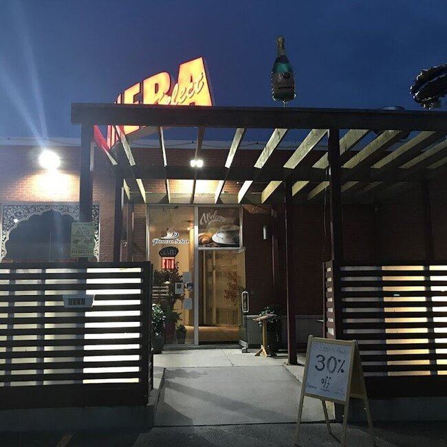 Panera Select Restrobar - Restaurants pr&egrave;s de: H9A1A1