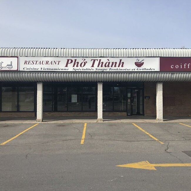 Phở Th&agrave;nh Restaurant - Restaurants pr&egrave;s de: H9A1A1