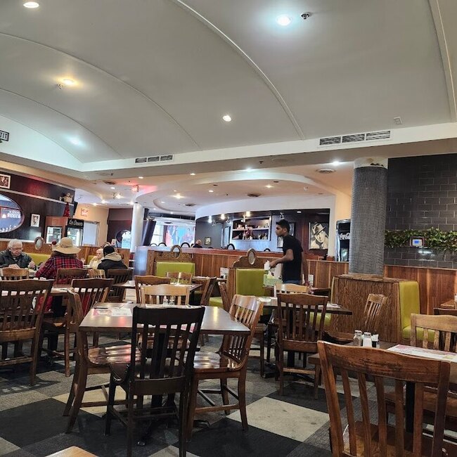 Nickels Deli & Bar - D&eacute;jeuners Laval