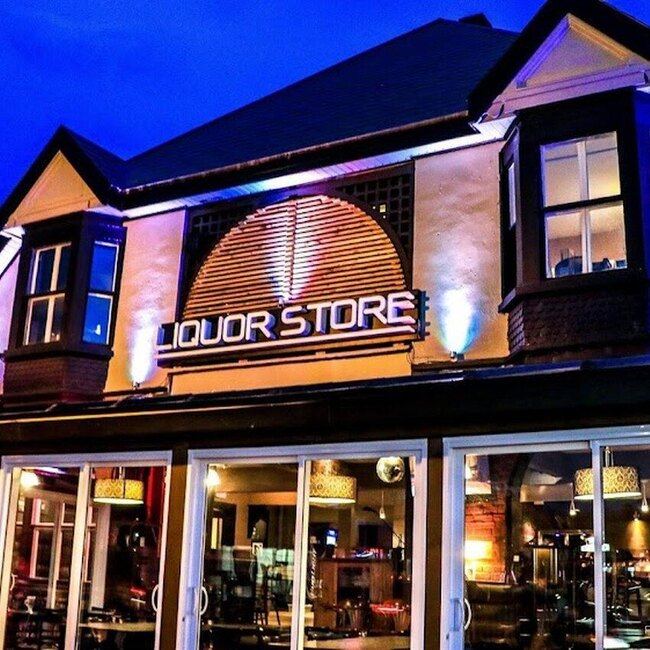 Liquor Store Resto Club Magog Restaurant