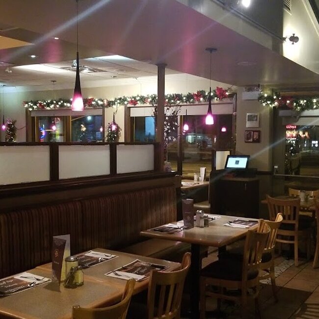 L'Etoile De St-Hilaire - Restaurants pr&egrave;s de: J3H3N9