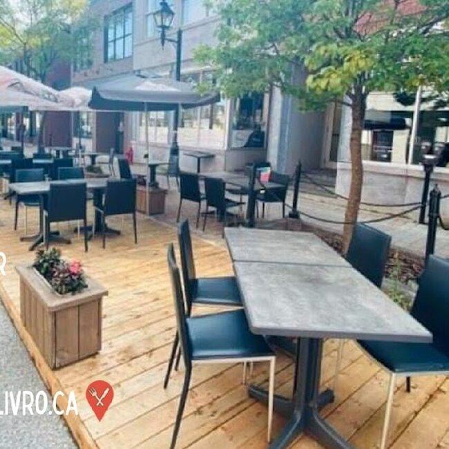 Arousse - Restaurants pr&egrave;s de: J7Z5J4