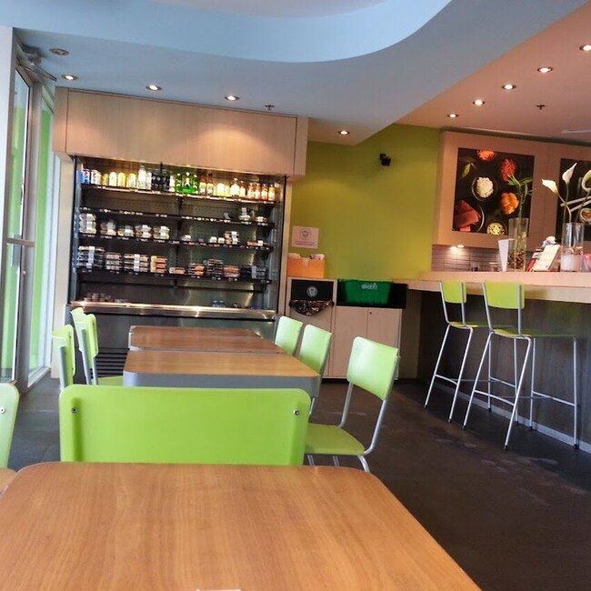 Sushi Shop - Restaurants pr&egrave;s de: J4P1Z6