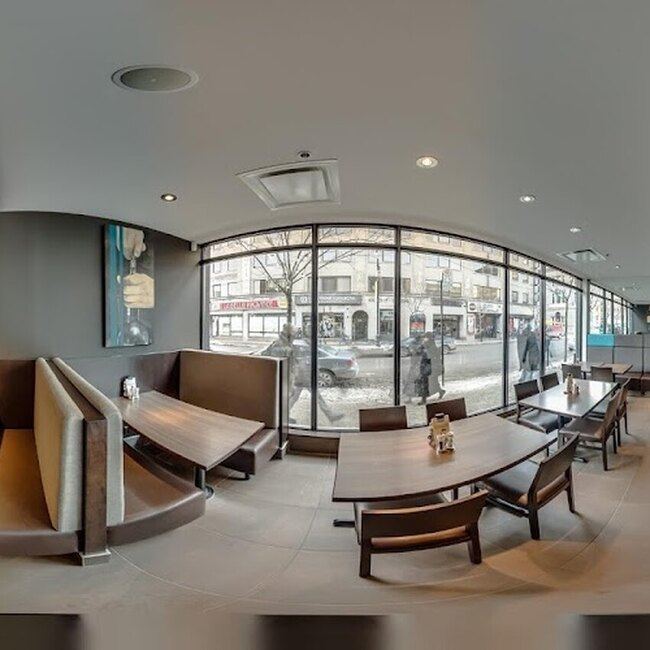 R&ocirc;tisserie St-Hubert - The Village/Centre-Sud Open Sunday Restaurants