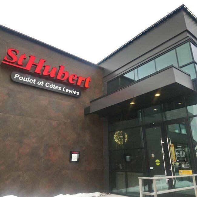 R&ocirc;tisserie St-Hubert - Restaurants pr&egrave;s de: J7A3T2