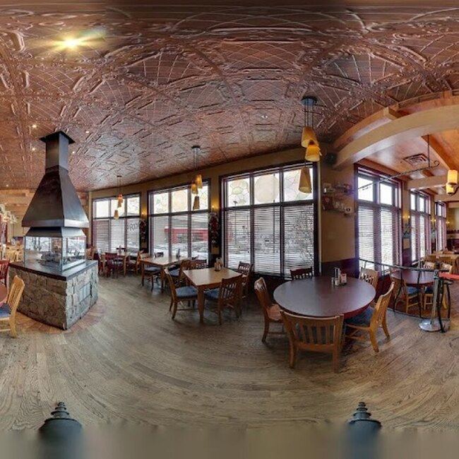 R&ocirc;tisserie St-Hubert -  Restaurants Near: J6X4E3