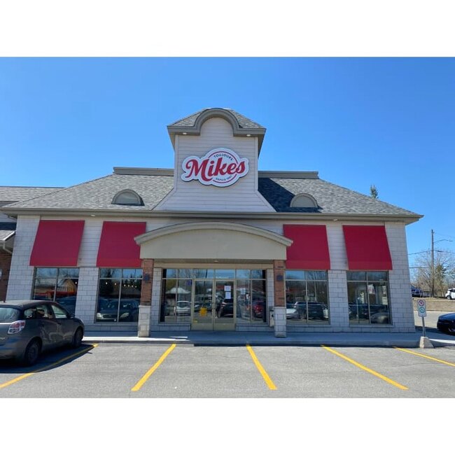 Toujours Mikes - Restaurants pr&egrave;s de: J7A2H2