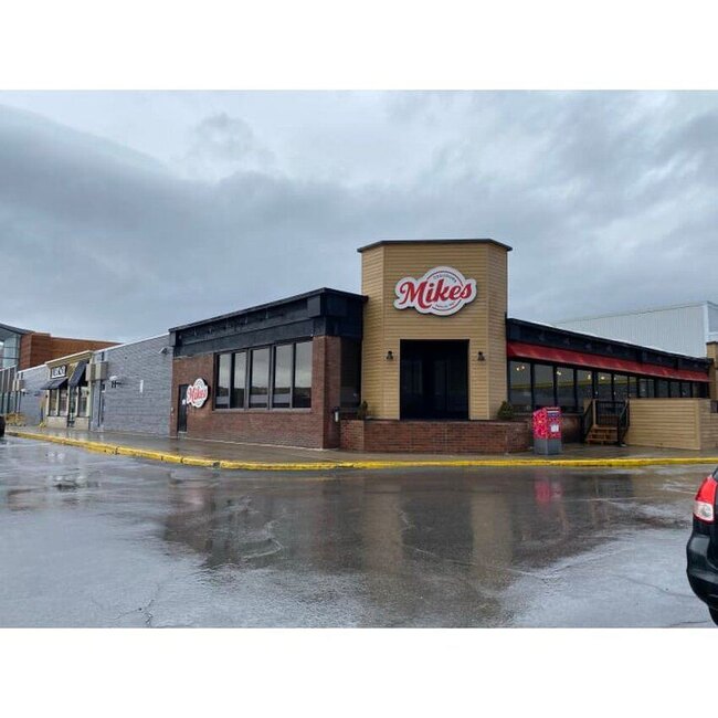 Toujours Mikes - Restaurants Pizza Montr&eacute;al-Est