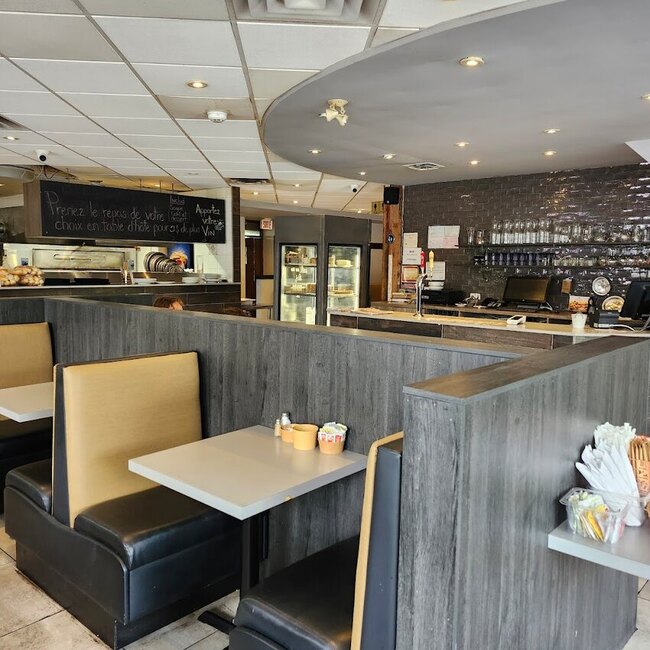 Québec Deli Montreal - Menu, Reviews & More January 2026