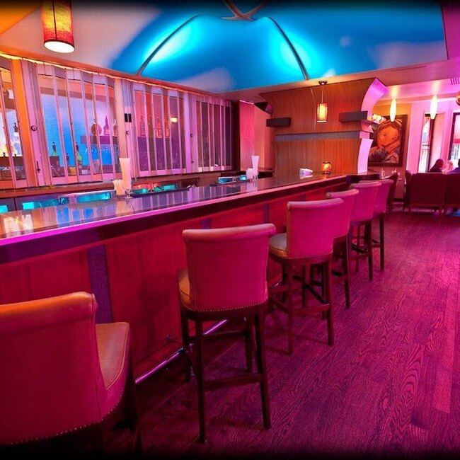 Karina Club Lounge - Downtown Lounge Restaurants