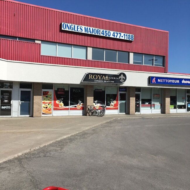 Royal Pizzeria -  Restaurants Near: J7M2C1